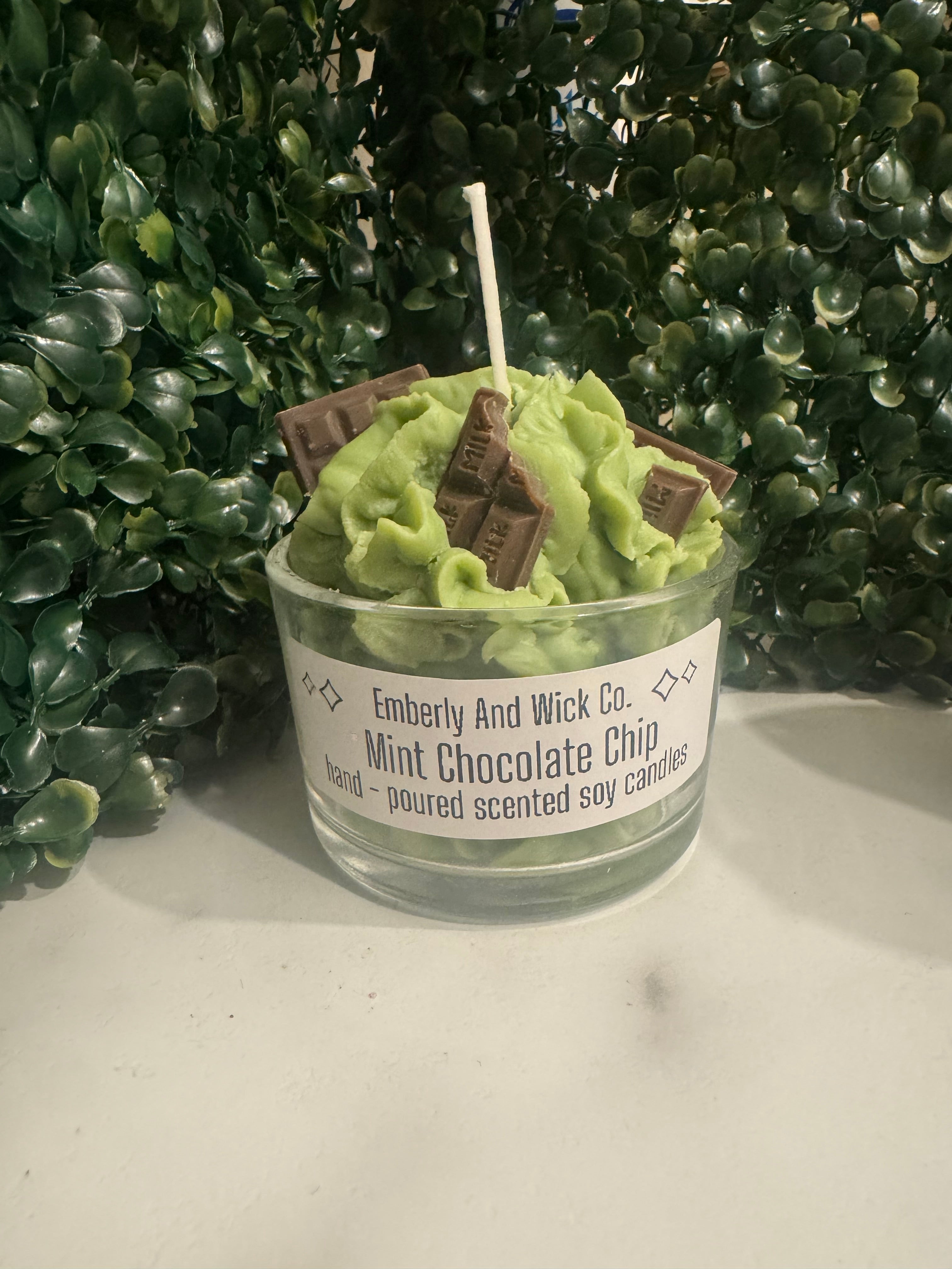 Mint Chocolate Chip Scented Soy Candle - 10 oz