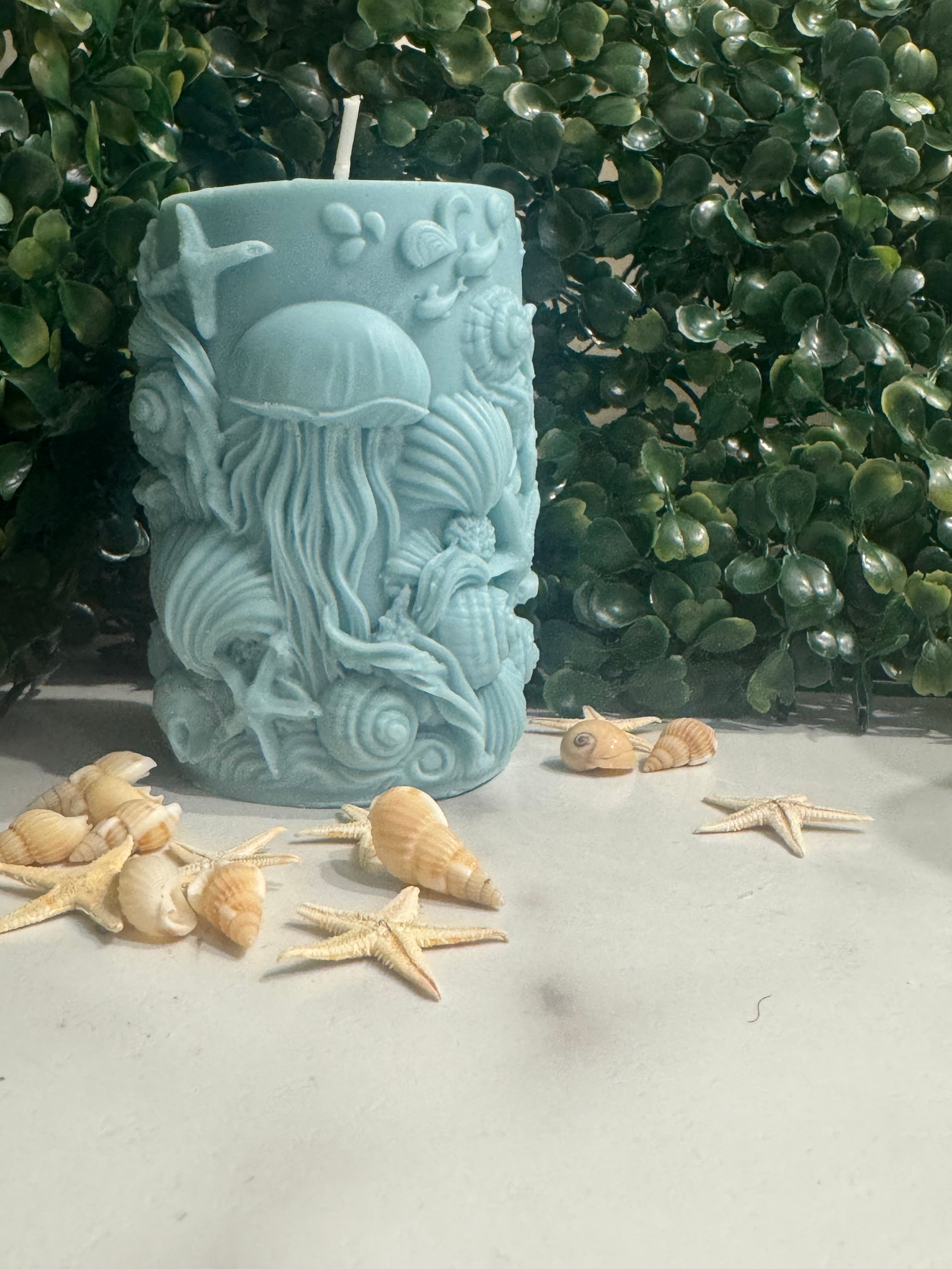 Light Blue Ocean Breeze - scented beach soy candle
